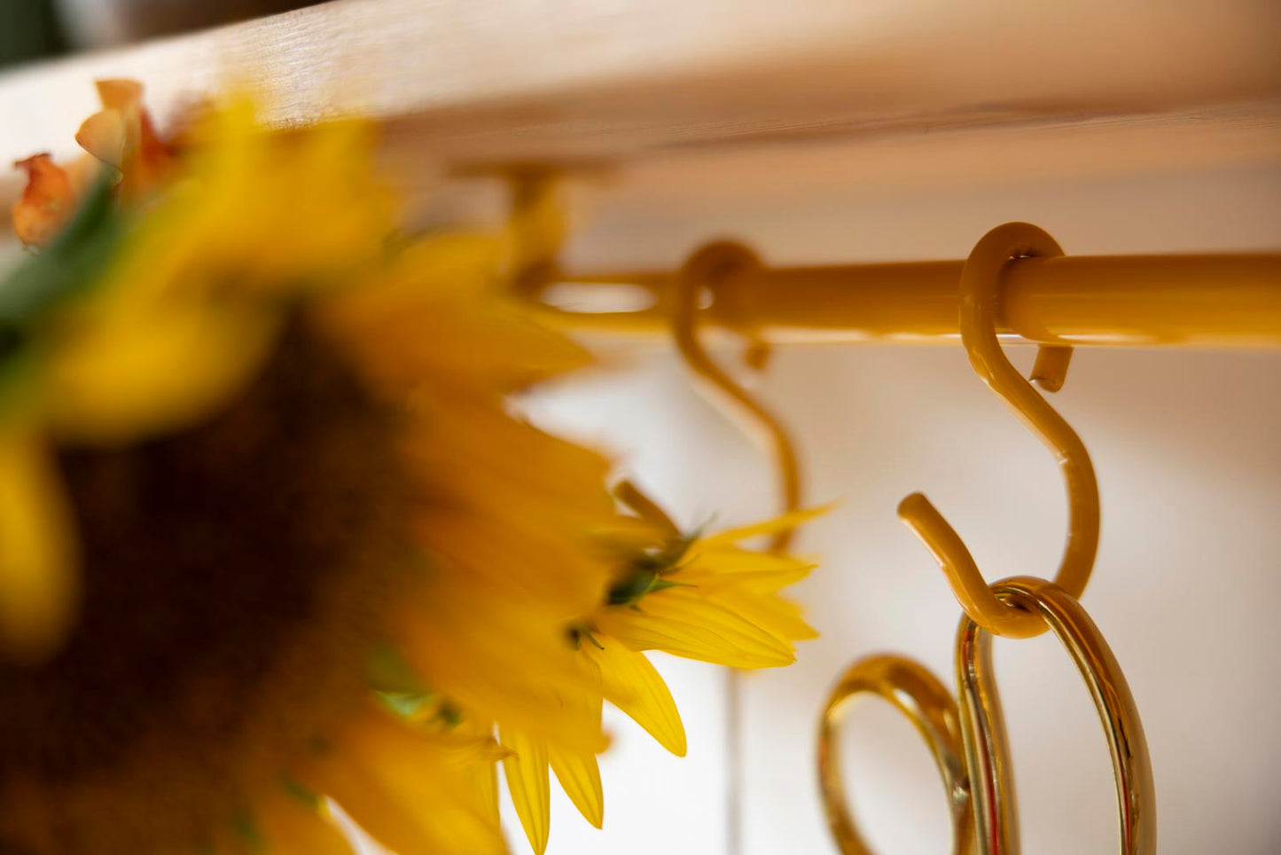 Signal Yellow Hanging Rail 80cm