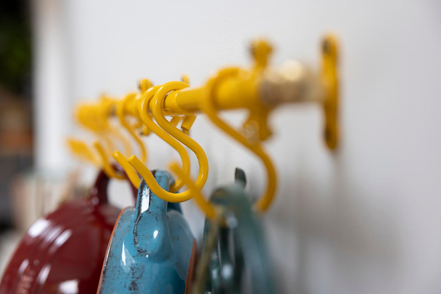 Signal Yellow Hanging Rail 80cm