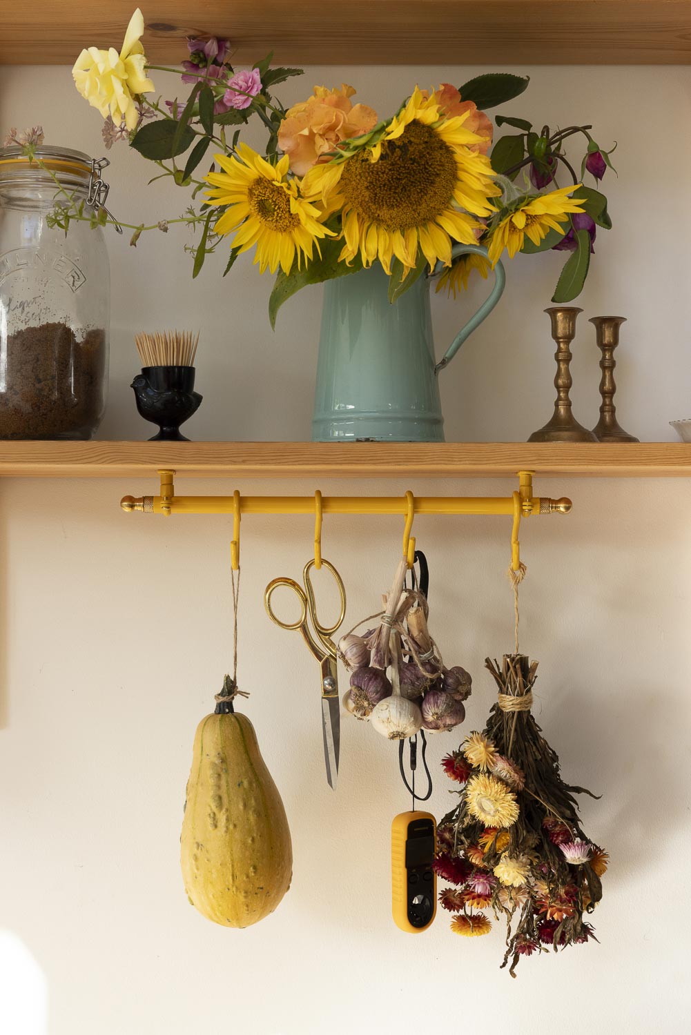 Signal Yellow Kitchen Rail 02