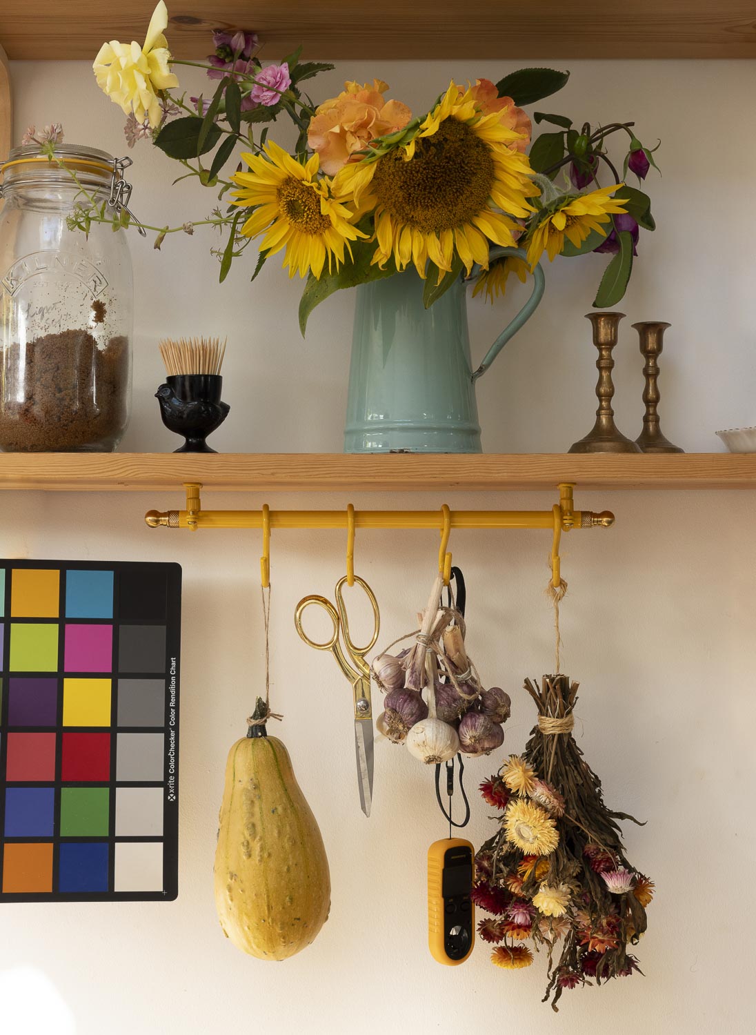 Signal Yellow Kitchen Rail 03