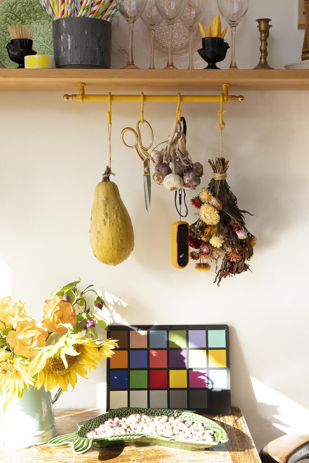 Signal Yellow Kitchen Rail 04